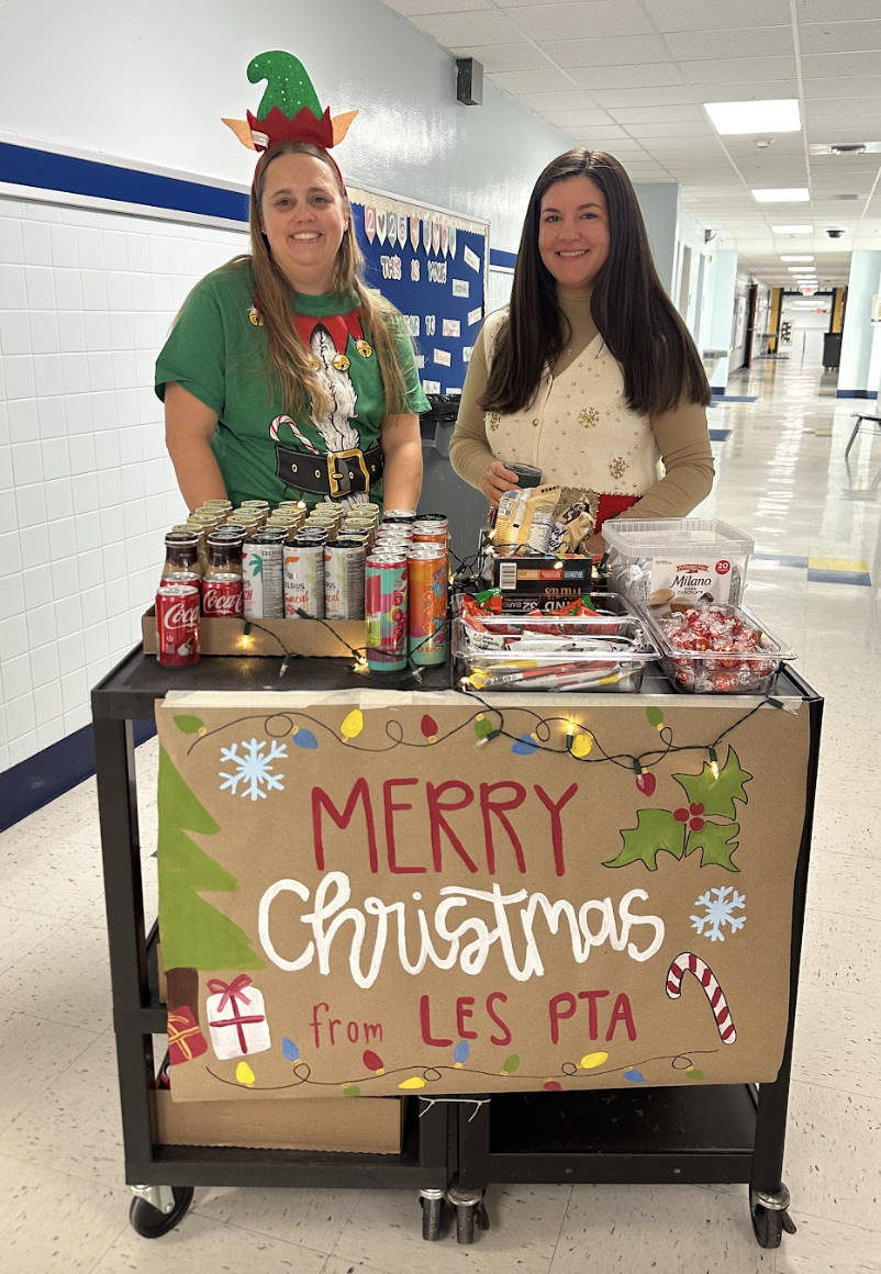 PTA Spreads Holiday Cheer with Treat Cart